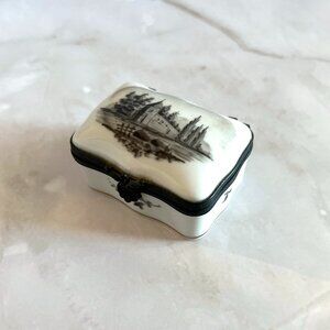 Limoges Black White Landscape Box | Scallop Hinge Peint Main | Grisaille